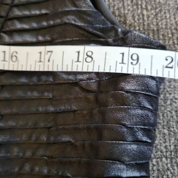 V2  Erin London Black zip up vest - Picture 7 of 9